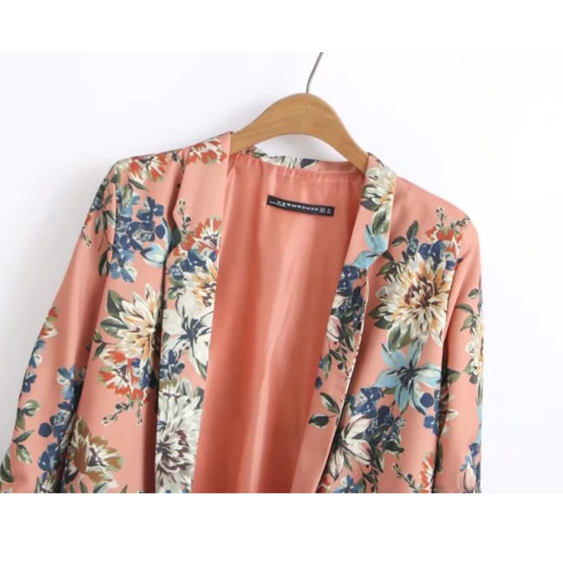 Suit female pants suit 2019 summer new women's fashion print long-sleeved small suit jacket casual pants two-piece
Suit female pants suit 2019 summer new women's fashion print long-sleeved small suit jacket casual pants two-piece