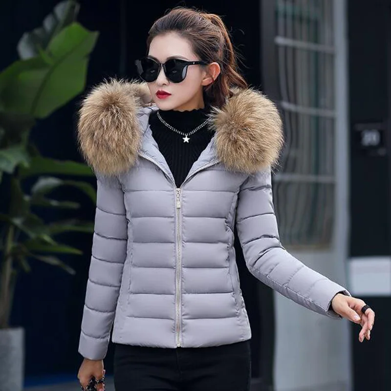 Plus Size Woman Winter Coats and Jacketst With a Hood Large Faux Fur Collar Hooded Coat Female Down Jacket Short Parka Mujer
Plus Size Woman Winter Coats and Jacketst With a Hood Large Faux Fur Collar Hooded Coat Female Down Jacket Short Parka Mujer
