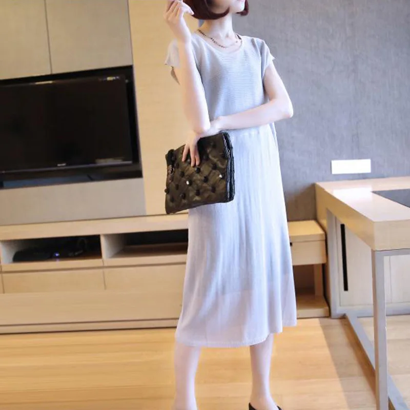 2019 summer new women's fashion hollow loose large size dress in the long temperament knit
2019 summer new women's fashion hollow loose large size dress in the long temperament knit