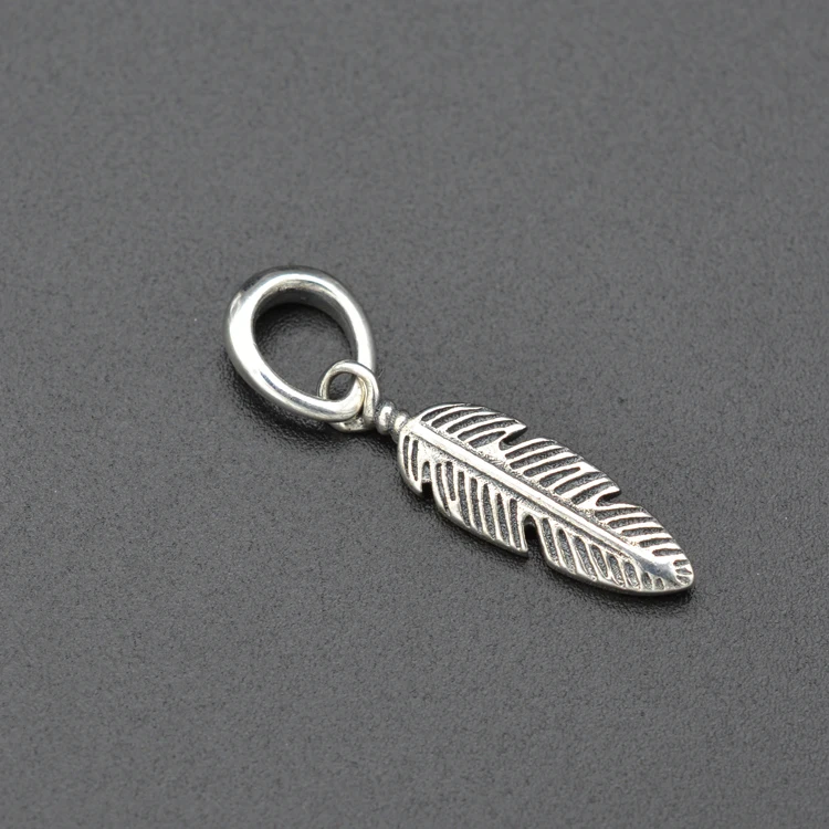 High Quality 925 Sterling Silver Simple Style Feather Silver Charms Beads Fashion Creative Silver Jewelry Bracelet Accessories
High Quality 925 Sterling Silver Simple Style Feather Silver Charms Beads Fashion Creative Silver Jewelry Bracelet Accessories