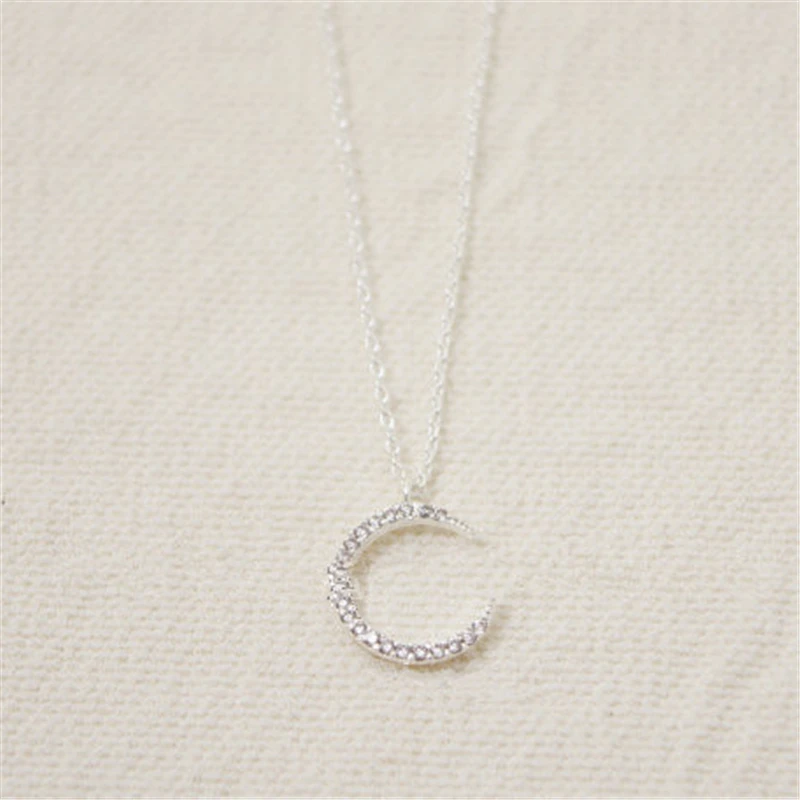 Fashion crescent pendant necklaces The beautiful moon necklaces for women Glittering crescent necklaces for
Fashion crescent pendant necklaces The beautiful moon necklaces for women Glittering crescent necklaces for