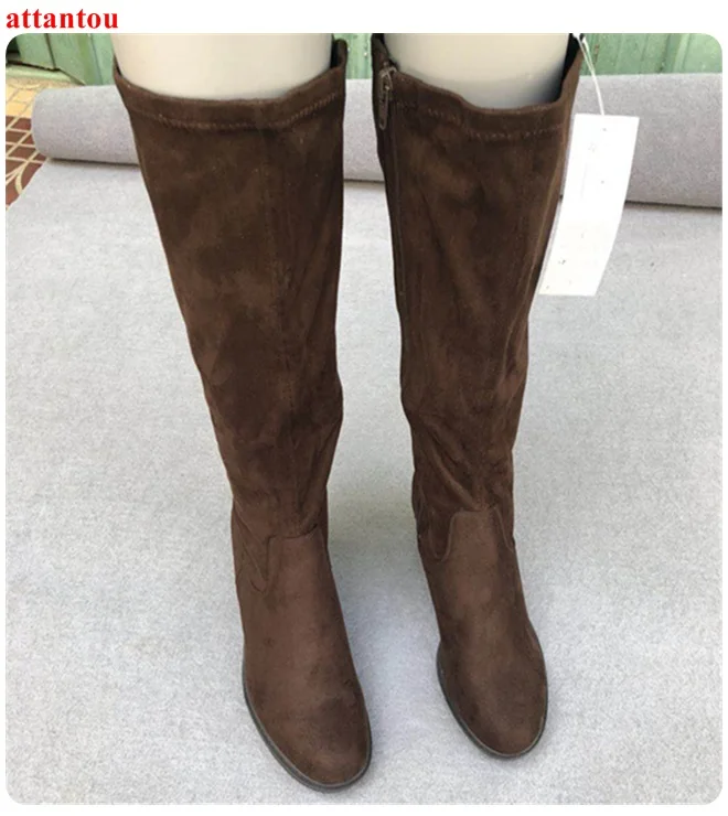 2022 Woman's long boots brown suede leather autumn winter slip-on wedges heel lady over-the-knee boot thick heel female shoes
2022 Woman's long boots brown suede leather autumn winter slip-on wedges heel lady over-the-knee boot thick heel female shoes