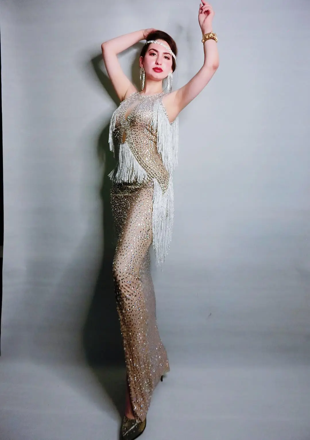 2021 Women New Sparkly Rhinestones Fringes Sexy Dress Sleeveless Tassels Long Dress Lady Singer Host Concert Stage Costume Party
2021 Women New Sparkly Rhinestones Fringes Sexy Dress Sleeveless Tassels Long Dress Lady Singer Host Concert Stage Costume Party