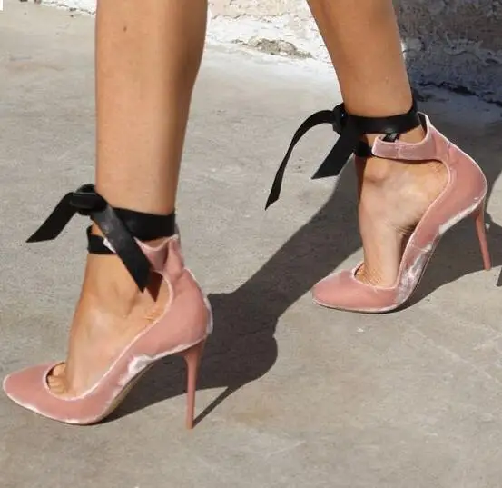 Newest 2016 Brand Designer Pink Black Velvet Satin Tie Up Pumps Pointed Toe Ankle Strap Women Party Dress Shoes Bride Pumps
Newest 2016 Brand Designer Pink Black Velvet Satin Tie Up Pumps Pointed Toe Ankle Strap Women Party Dress Shoes Bride Pumps
