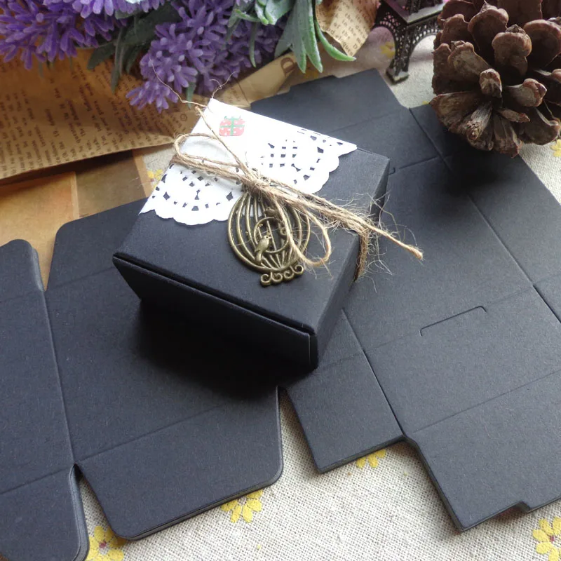 55x55x25mm Blank Black Snak Party Box, Small Black Paper Kraft Gift Paper Box Cookies Cake Candy Box
55x55x25mm Blank Black Snak Party Box, Small Black Paper Kraft Gift Paper Box Cookies Cake Candy Box