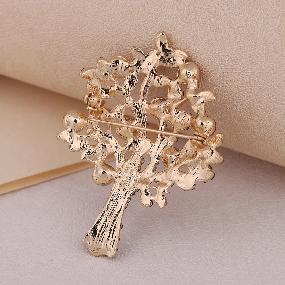 JUJIE Christmas Brooches For Women Hot Sale Top Fashion Tree Lapel Pins Jewelry Korea Retro Palace Style Jewelry
JUJIE Christmas Brooches For Women Hot Sale Top Fashion Tree Lapel Pins Jewelry Korea Retro Palace Style Jewelry