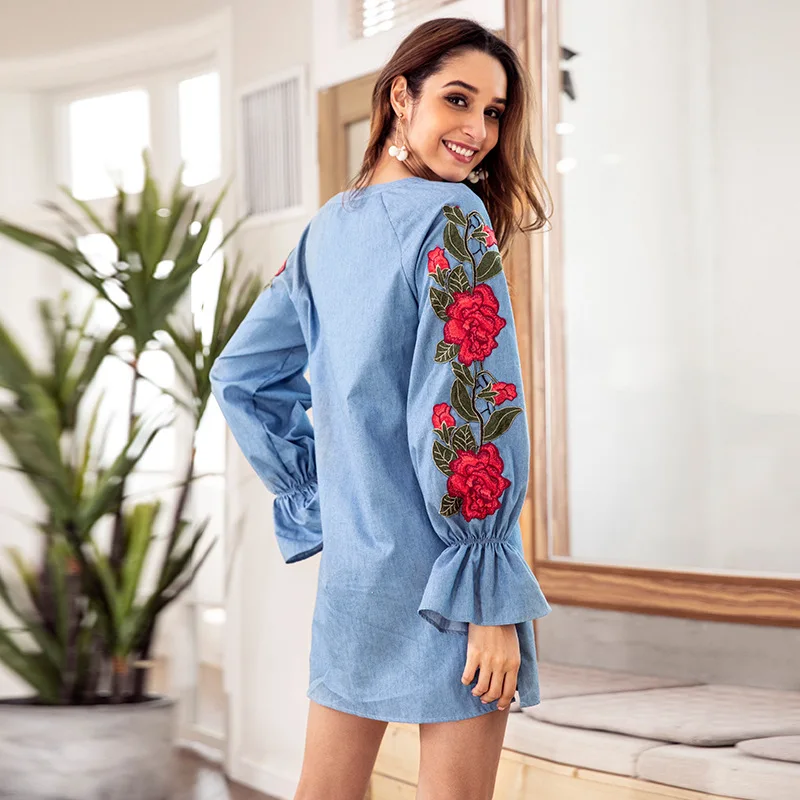 New autumn women's denim blue drawstring V-neck embroidery lantern long-sleeved dress A-line skirt loose denim dress
New autumn women's denim blue drawstring V-neck embroidery lantern long-sleeved dress A-line skirt loose denim dress