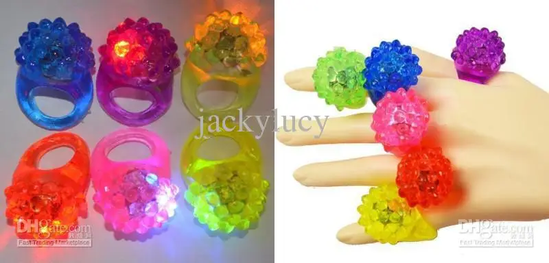 

LED Flashing Strawberry Finger Ring Bar DJ Rave Toys Light Up Elastic Rubber Blinking for Prom Party Christmas Gift