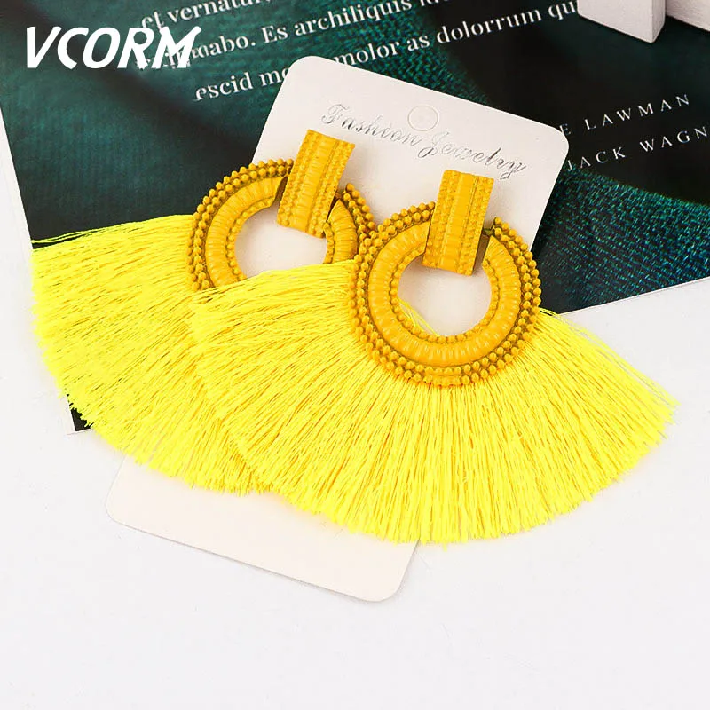 VCORM Fashion Bohemian Big Tassel Drop Earrings for Women Luxurious Silk Fabric Vintage Crystal Earrings 2019 femme Jewelry
VCORM Fashion Bohemian Big Tassel Drop Earrings for Women Luxurious Silk Fabric Vintage Crystal Earrings 2019 femme Jewelry