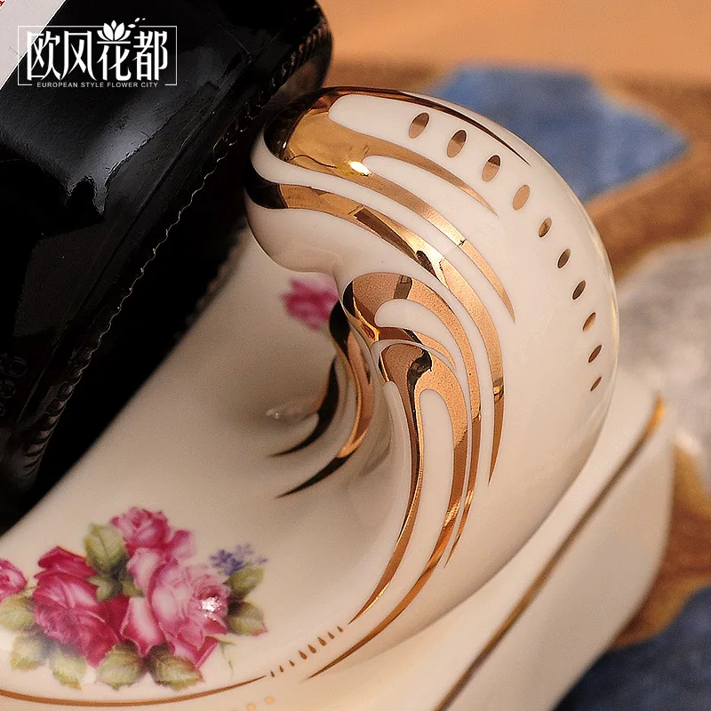 European ceramic ornaments wine wine frame living fashion wine holder modern wine bottle shelf
European ceramic ornaments wine wine frame living fashion wine holder modern wine bottle shelf