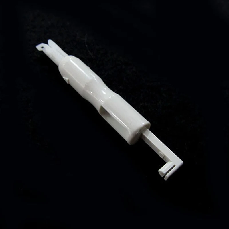 1Pc Home Sewing Insertion Applicator Handle Thread Sewing Hook Machine Threader Needle Tools
1Pc Home Sewing Insertion Applicator Handle Thread Sewing Hook Machine Threader Needle Tools
