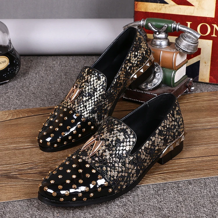 2017 New Handmade Gold Rivet Men patchwork Loafers Gentleman Luxury Fashion Stress Shoes Men Wedding and Party Slip on Flats 46
2017 New Handmade Gold Rivet Men patchwork Loafers Gentleman Luxury Fashion Stress Shoes Men Wedding and Party Slip on Flats 46