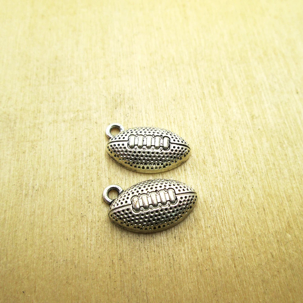 30pcs--17x11mm Football Charms Football charm Pendant, Rugby Football, Rugby DIY necklace/ bracelets charms antique silver tone
30pcs--17x11mm Football Charms Football charm Pendant, Rugby Football, Rugby DIY necklace/ bracelets charms antique silver tone