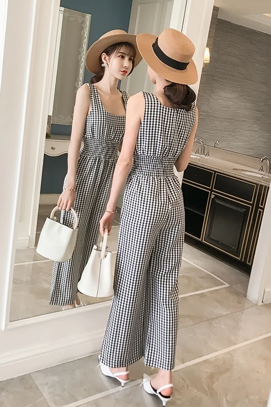 Korean Style Plaid Women Jumpsuits High Waist Wide-Leg Plaid Woman Bodysuit Plus Size Rompers Womens Jumpsuit Combinaison Femme
Korean Style Plaid Women Jumpsuits High Waist Wide-Leg Plaid Woman Bodysuit Plus Size Rompers Womens Jumpsuit Combinaison Femme