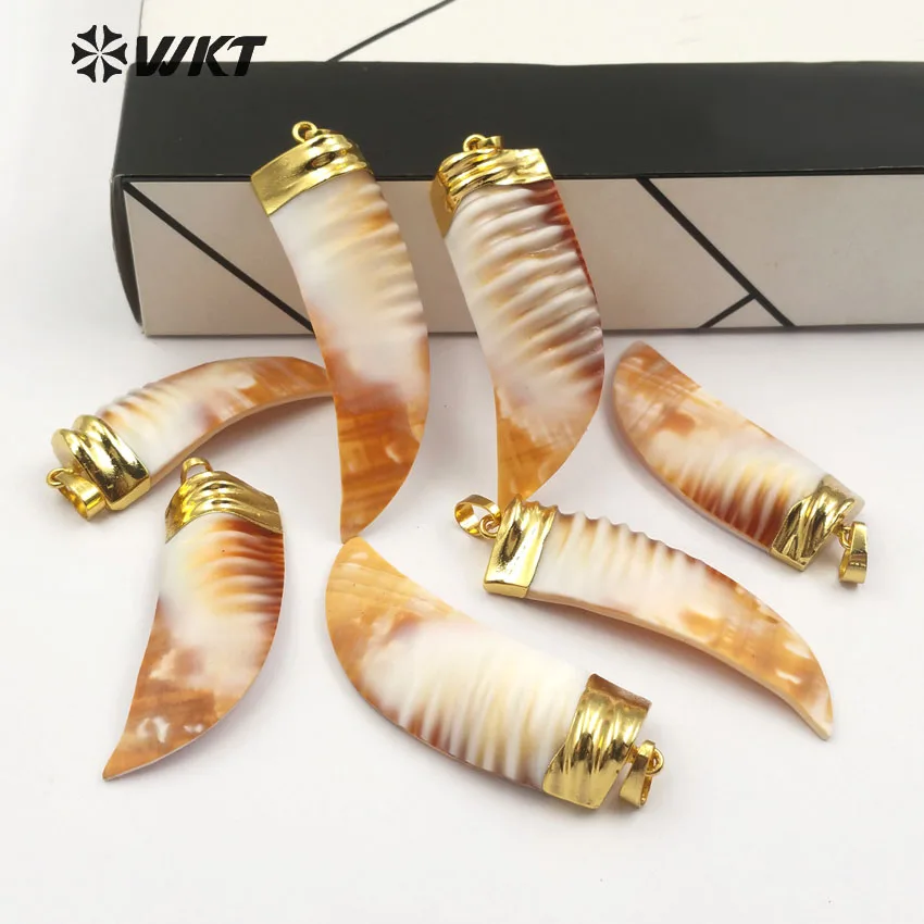

WT-JP065 Random Size Fat Horn Pendant Natural Sea Shell In Knift Shape With Gold Capped Beautiful Lines Bohemia Style Jewelry