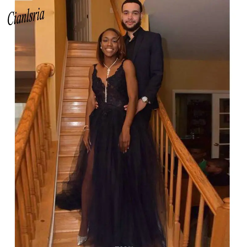 African Prom Dresses 2020 Deep V-Neck Lace Appliques A Line Tulle Party Gowns Side Split Formal Evening Wear Vestidos De
African Prom Dresses 2020 Deep V-Neck Lace Appliques A Line Tulle Party Gowns Side Split Formal Evening Wear Vestidos De