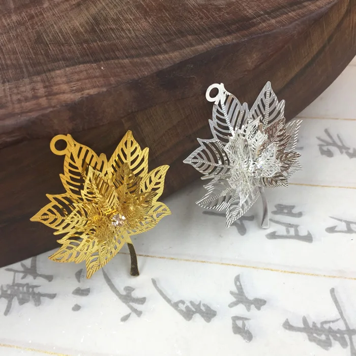 SEA MEW 10 шт. 45*35 мм модные золотые, серебристые, полые, кленовый лист, филигранные соединители, подвеска, шарм, сделай сам, ювелирные аксессуары
SEA MEW 10 шт. 45*35 мм модные золотые, серебристые, полые, кленовый лист, филигранные соединители, подвеска, шарм, сделай сам, ювелирные аксессуары
