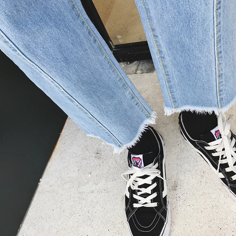 2021 New Style Classic Men Baggy Blue Solid Color Jeans Straight Full Length Casual Flash blue color Trousers Pencil Pants
2021 New Style Classic Men Baggy Blue Solid Color Jeans Straight Full Length Casual Flash blue color Trousers Pencil Pants
