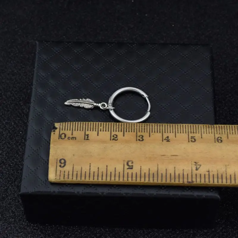 Hip Hop Leaf Titanium Feather Pendant Hoop Earrings Korean Jewelry Fashion Earrings
Hip Hop Leaf Titanium Feather Pendant Hoop Earrings Korean Jewelry Fashion Earrings