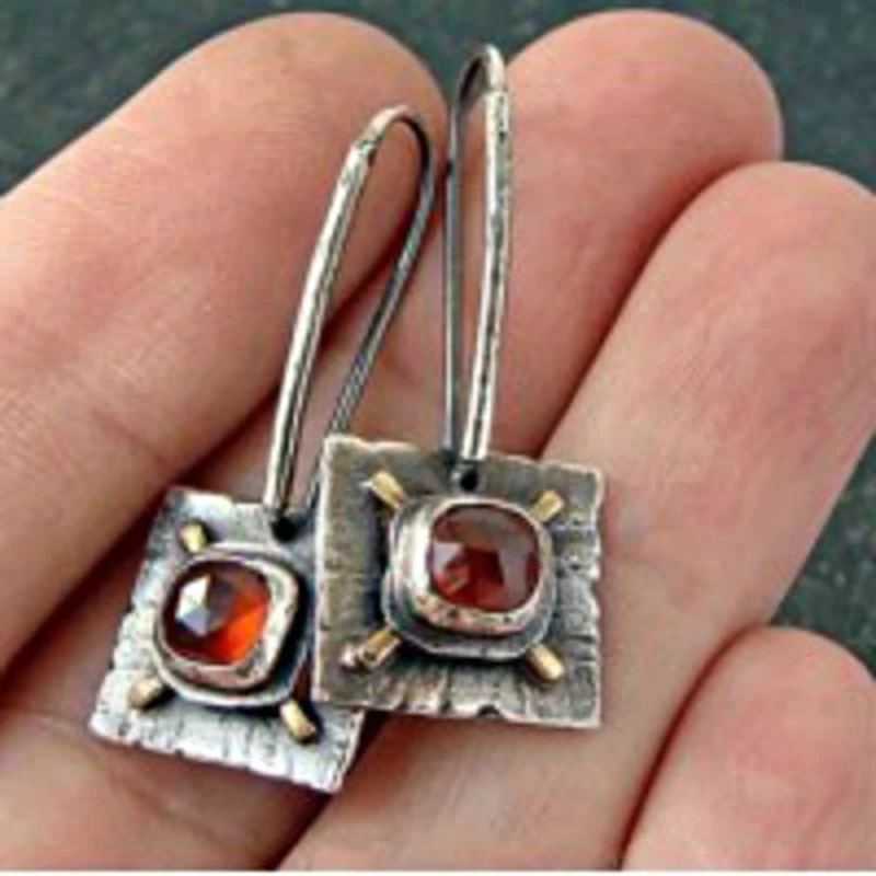 Geometric Red Stone Vintage Pendientes Ancient Long Hook Dangle Earrings Indian Jewelry Women Accessories Z3D239
Geometric Red Stone Vintage Pendientes Ancient Long Hook Dangle Earrings Indian Jewelry Women Accessories Z3D239
