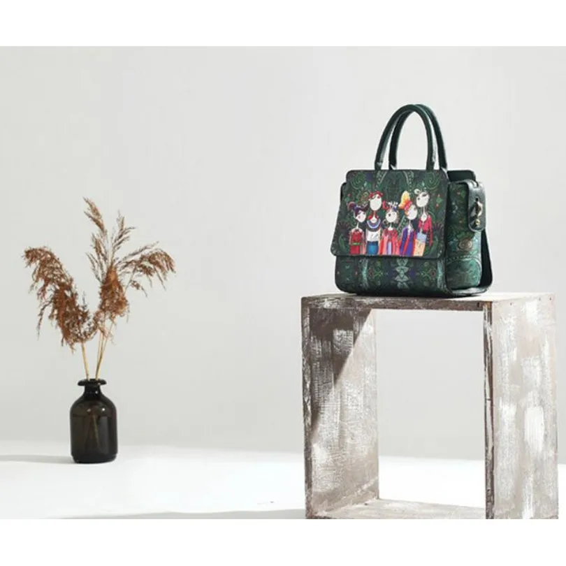 2019 Summer New Fashion Women Character Girls Trapeze Handbag Simple Messenger Bag High Capacity Shoulder Bag Female ZJB07-C
2019 Summer New Fashion Women Character Girls Trapeze Handbag Simple Messenger Bag High Capacity Shoulder Bag Female ZJB07-C
