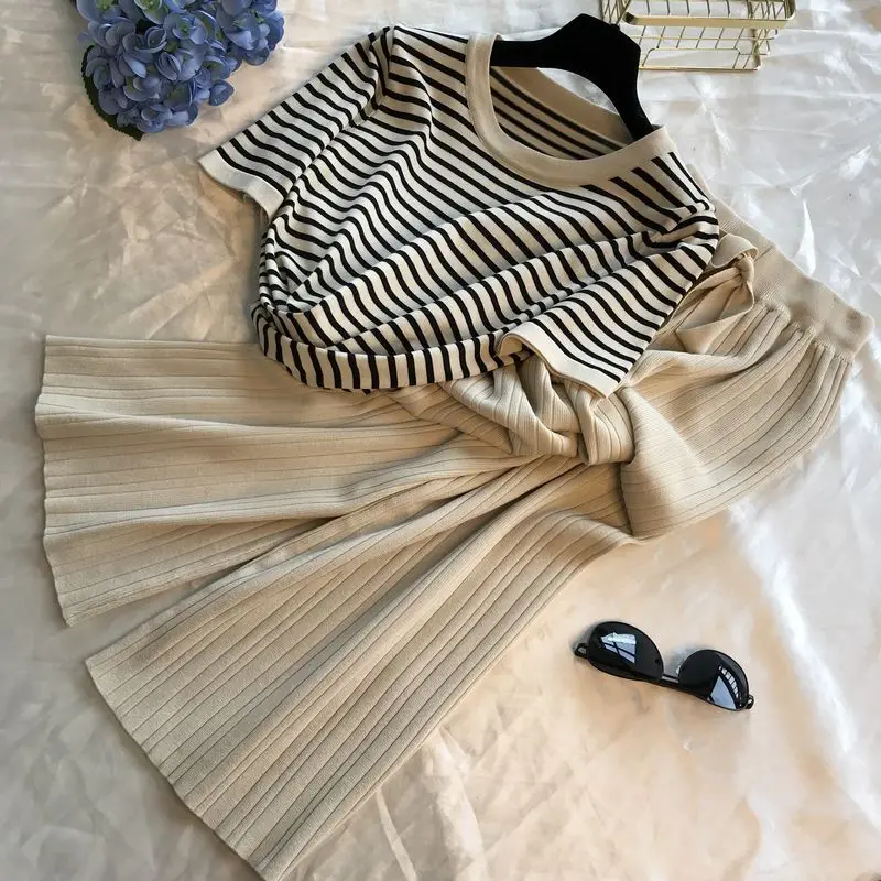 Stripe Knitting Pant Set Women Short Sleeve Striped Short T-shirt + High Waist Wide Leg Pants Suit Female Casual Two Pieces Set
Stripe Knitting Pant Set Women Short Sleeve Striped Short T-shirt + High Waist Wide Leg Pants Suit Female Casual Two Pieces Set
