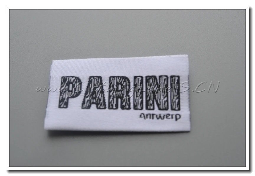 Custom woven labels for clothing, middle folded, 100% polyester, as custom design, high quality
Custom woven labels for clothing, middle folded, 100% polyester, as custom design, high quality