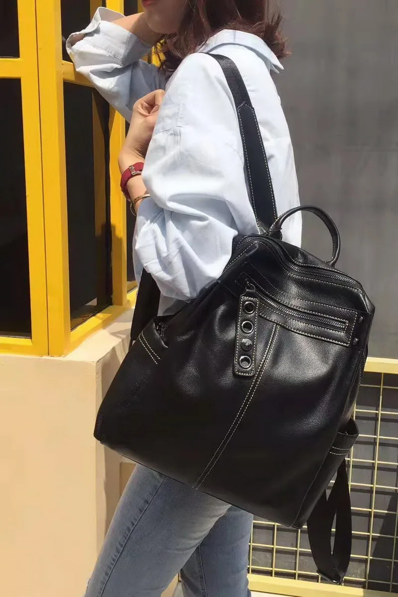 Aodux Soft Calfskin Italian 100% Genuine Leather Yak Skin Shoulder Women Backpack Female Lady Coffee Black Cowhide Bag Backpacks
Aodux Soft Calfskin Italian 100% Genuine Leather Yak Skin Shoulder Women Backpack Female Lady Coffee Black Cowhide Bag Backpacks