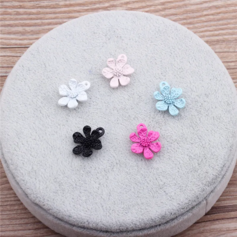Factory Price 100pCS 13MM Candy Colors Enamel Alloy Flower Pendant Charms DIY jewelry Arnament Accessories DIY Jewelry Finding
Factory Price 100pCS 13MM Candy Colors Enamel Alloy Flower Pendant Charms DIY jewelry Arnament Accessories DIY Jewelry Finding