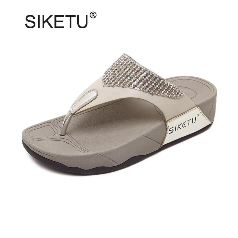 Hot Selling Ladies Casual Platform Flip Flops Fashion Rhinestone Beach Slippers For Women Comfortable Ladies Casual Summer Slide
Hot Selling Ladies Casual Platform Flip Flops Fashion Rhinestone Beach Slippers For Women Comfortable Ladies Casual Summer Slide