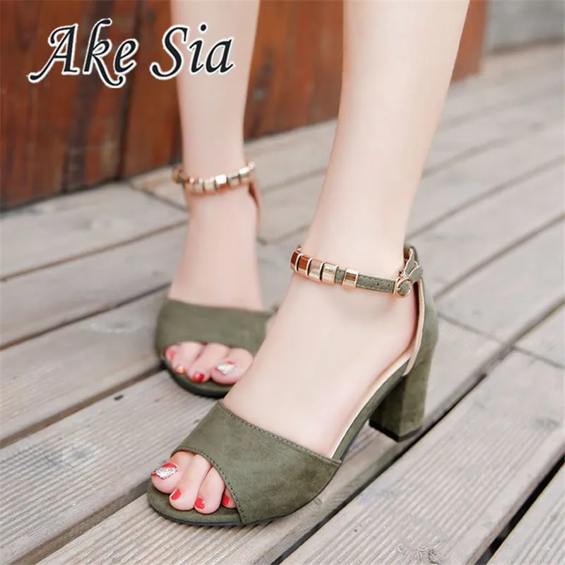 New Spring Sexy Fish Mouth Hollow Roman Sandals Thick With A Word With Beaded High Heels Summer Fashion Female Sandals MUJER
New Spring Sexy Fish Mouth Hollow Roman Sandals Thick With A Word With Beaded High Heels Summer Fashion Female Sandals MUJER
