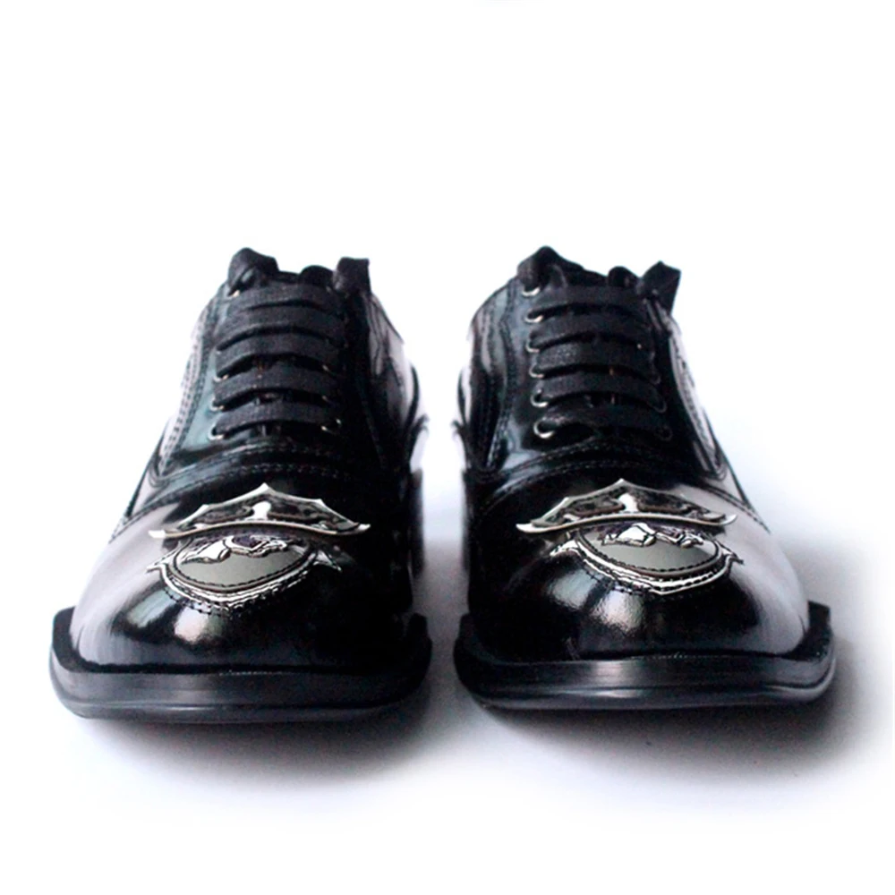 2018 geometry classic embroidered European and American gentleman lace leather handmade high-end shoes men
2018 geometry classic embroidered European and American gentleman lace leather handmade high-end shoes men