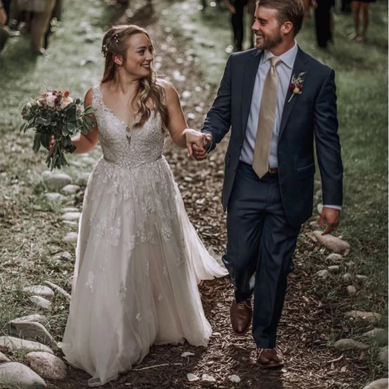 2019 Lace Boho Wedding Dresses 2019 Deep V-Neck Sleeveless Wedding Gowns Appliques Beading Bride Dress Vestido De Noiva
2019 Lace Boho Wedding Dresses 2019 Deep V-Neck Sleeveless Wedding Gowns Appliques Beading Bride Dress Vestido De Noiva