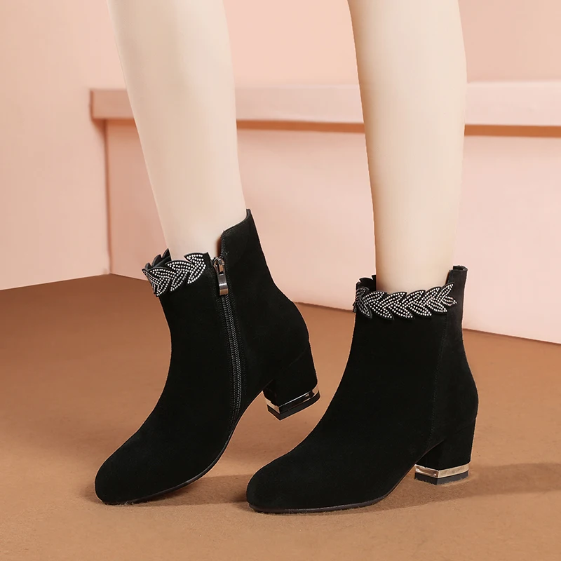 ISNOM Winter Cow Suede Women Ankle Boots Bling Round Toe Zip Footwear High Heels Female Boot Fur Shoes Women 2018 New Black
ISNOM Winter Cow Suede Women Ankle Boots Bling Round Toe Zip Footwear High Heels Female Boot Fur Shoes Women 2018 New Black