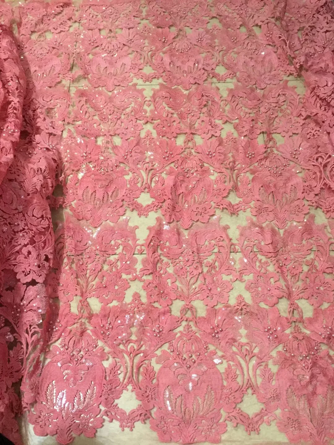 Embroidered African banjo lace water-soluble chemical lace fabric! High quality red African lace fabric CD2187
Embroidered African banjo lace water-soluble chemical lace fabric! High quality red African lace fabric CD2187