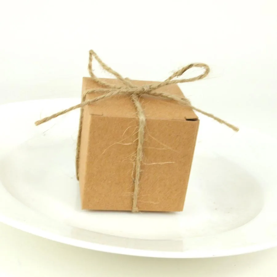 50pcs 5*5*5cm Kraft Gift Box with string,Party Candy Boxes DIY Paper Packing Box Valentine's Day Chocolate box Jewelry
50pcs 5*5*5cm Kraft Gift Box with string,Party Candy Boxes DIY Paper Packing Box Valentine's Day Chocolate box Jewelry