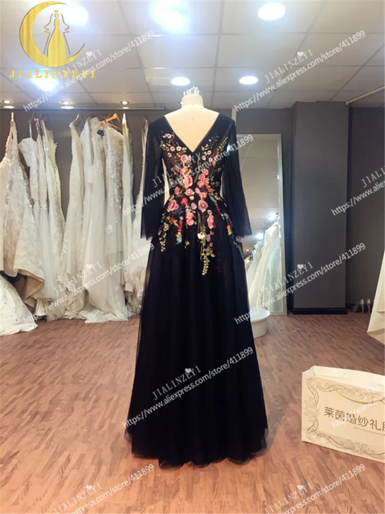 JIALINZEYI Real Image Sample Sexy Black Tulle With Colorfull Lace V Back Floor Length Sample party dresses evening dress 2021
JIALINZEYI Real Image Sample Sexy Black Tulle With Colorfull Lace V Back Floor Length Sample party dresses evening dress 2021
