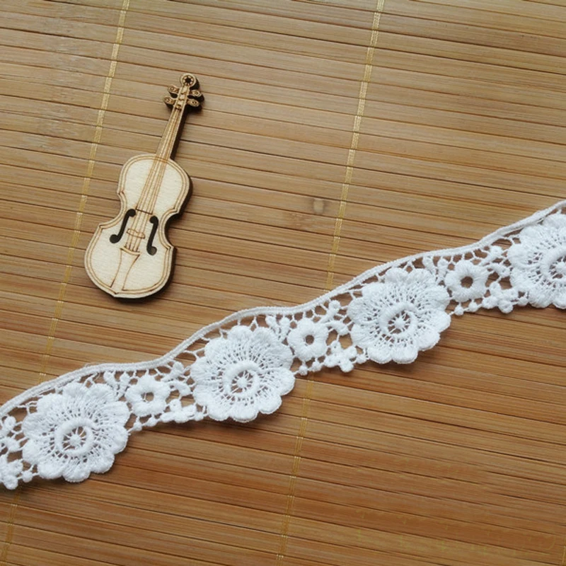 10 yards/lot width 1.26" 3.2cm ivory high quality cotton lace trim ribbon SL4K352
10 yards/lot width 1.26" 3.2cm ivory high quality cotton lace trim ribbon SL4K352