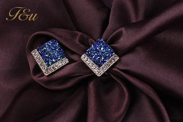 E173 Luxury Wedding Square Blue Earrings Stud Filled Small Rhinestone Elegant Earrings for Girls #534
E173 Luxury Wedding Square Blue Earrings Stud Filled Small Rhinestone Elegant Earrings for Girls #534