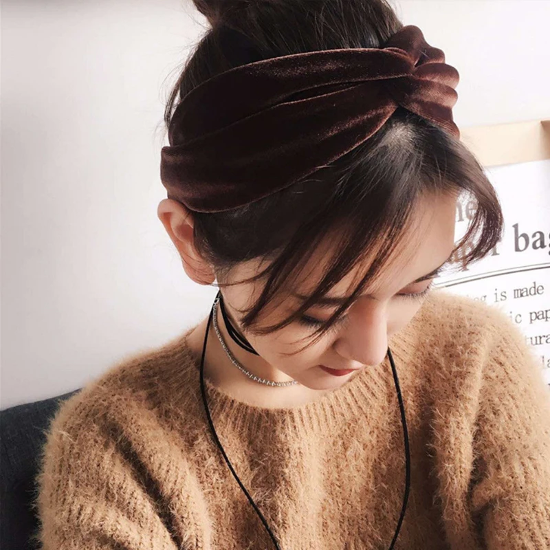 Hot Sale Women Gold Velvet Cross Hair Band Fashion Wide Side Bandage Turban Retro Twist Solid Color Headband
Hot Sale Women Gold Velvet Cross Hair Band Fashion Wide Side Bandage Turban Retro Twist Solid Color Headband