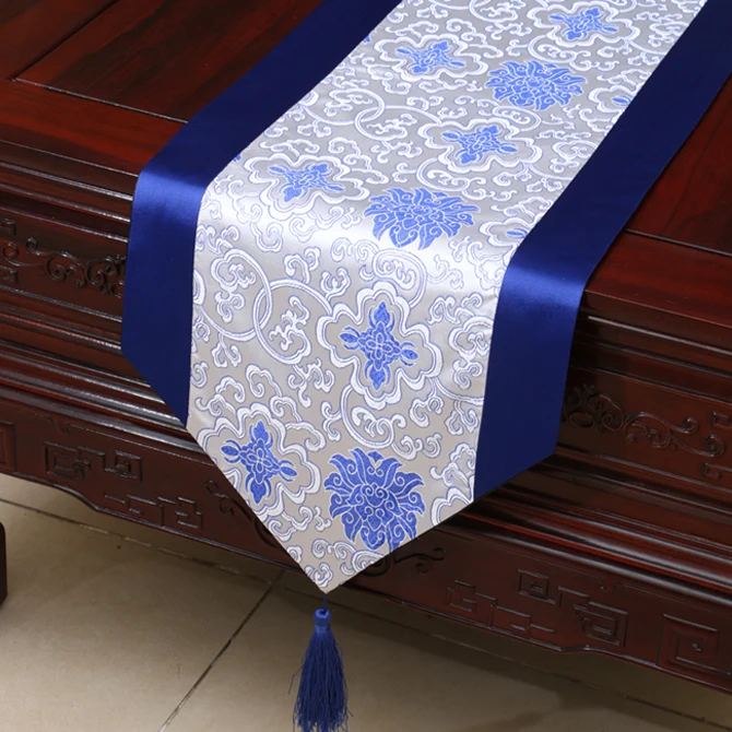 Damask table cloth Chinese rural wealth auspicious blue and white porcelain bed Tang style classical runner tarpaulin fabric
Damask table cloth Chinese rural wealth auspicious blue and white porcelain bed Tang style classical runner tarpaulin fabric