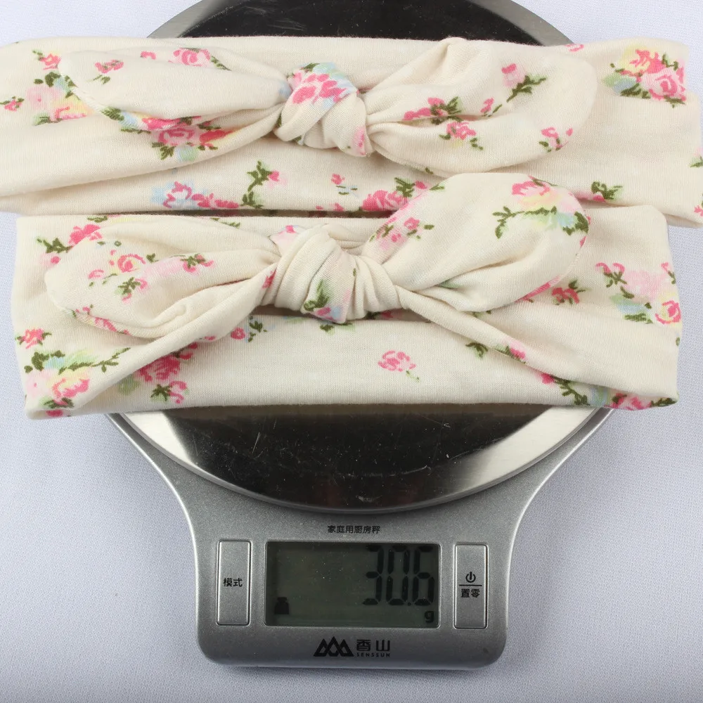 2Pc/Set Mother Baby Turban Mom And Me Matching Headband Mom Daughter Rabbit Ears Headbands Floral Print Hair Accessories
2Pc/Set Mother Baby Turban Mom And Me Matching Headband Mom Daughter Rabbit Ears Headbands Floral Print Hair Accessories