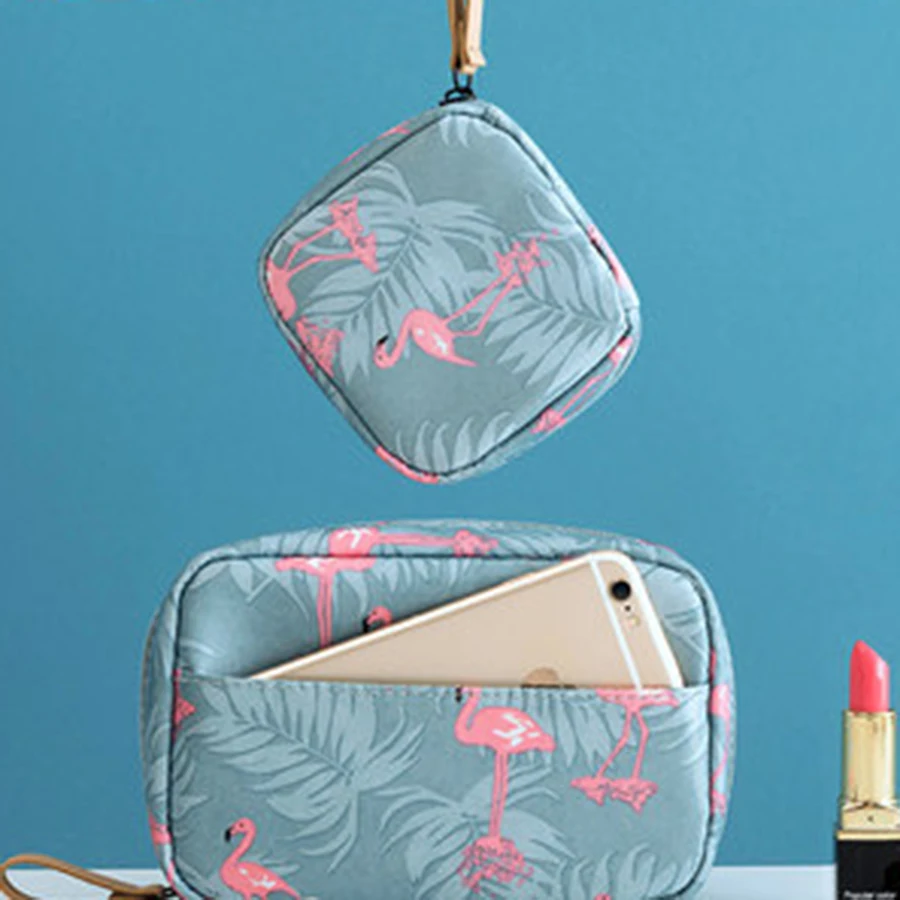 Vintage Floral Beautiful Small Cosmetic Bag For Make Up Makeup Cosmetic Bag Organizer Portable Porta Pennelli Trucco Zip 60A005
Vintage Floral Beautiful Small Cosmetic Bag For Make Up Makeup Cosmetic Bag Organizer Portable Porta Pennelli Trucco Zip 60A005