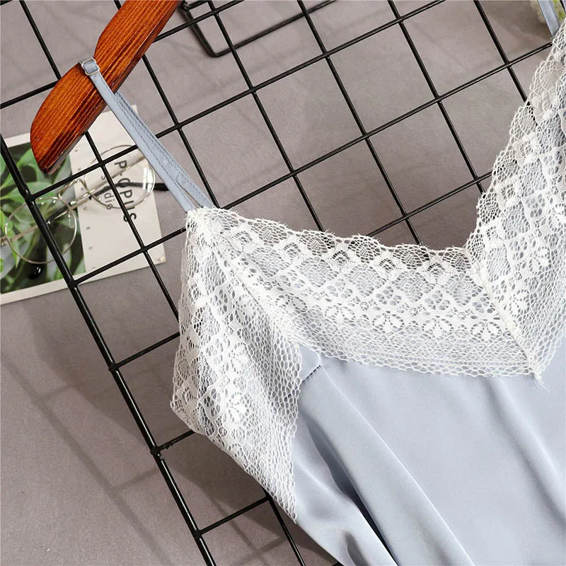 2019 Korean Style Summer Spring Ladies Sexy Silk Pajama Set Fashion Sling Lace Satin Two-piece Sling+Shorts Homewear Sleepwear
2019 Korean Style Summer Spring Ladies Sexy Silk Pajama Set Fashion Sling Lace Satin Two-piece Sling+Shorts Homewear Sleepwear