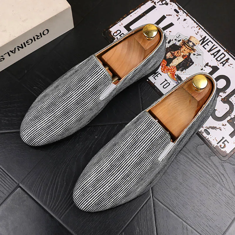 2018 Men Shoes Calsual Leather Shoes Men Glitter Silver Loafers Shoes Flats Slip on Male Loafers sepatu pria, Big Sizes 38-44
2018 Men Shoes Calsual Leather Shoes Men Glitter Silver Loafers Shoes Flats Slip on Male Loafers sepatu pria, Big Sizes 38-44