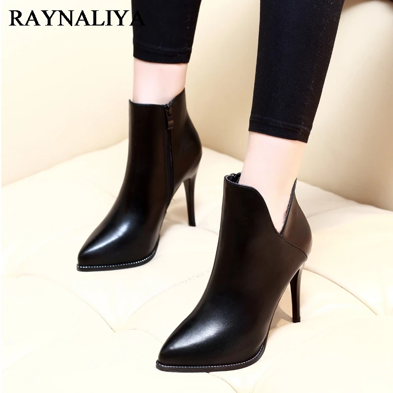 Women Thin High Heels Ankle Boots Winter Autumn Handmade Genuien Split Leather Shoes Luxury 2020 New Pointed Toe Boots G0050
Women Thin High Heels Ankle Boots Winter Autumn Handmade Genuien Split Leather Shoes Luxury 2020 New Pointed Toe Boots G0050