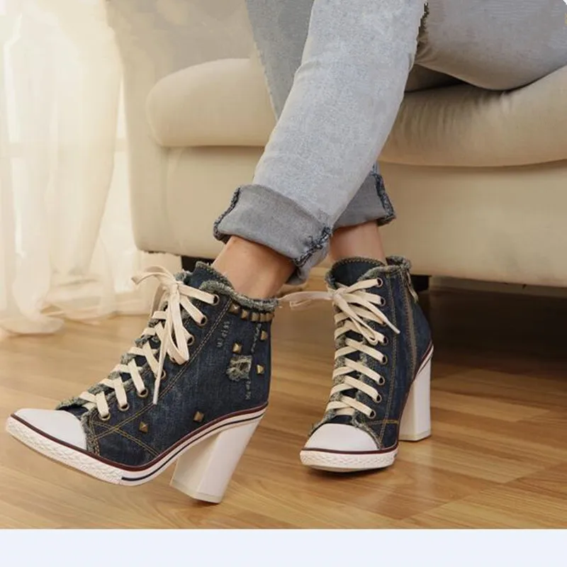 Chaussure Femme 2019 Rivet Studded Blue Denim Shoes High Heels Stylish Cross-Tied Ladies Shoes High Square Heel Designer Pumps
Chaussure Femme 2019 Rivet Studded Blue Denim Shoes High Heels Stylish Cross-Tied Ladies Shoes High Square Heel Designer Pumps