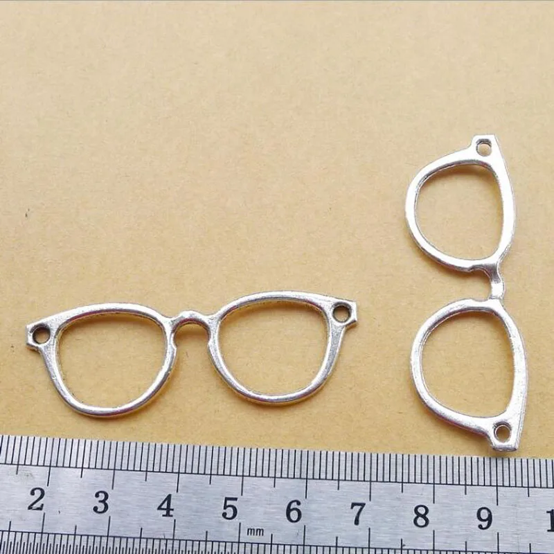55x19mm Antique Silver Zinc Alloy Glasses Charms Connector Pendant Fit For Jewelry Making 25PCS/lot
55x19mm Antique Silver Zinc Alloy Glasses Charms Connector Pendant Fit For Jewelry Making 25PCS/lot