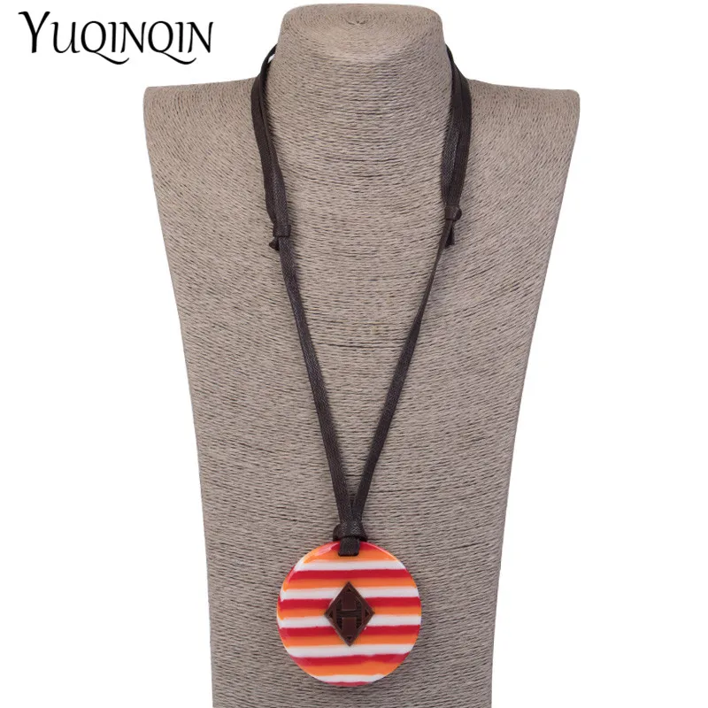 Long Rope Chains Fashion Necklace for Women Geometric Acrylic Resin Big Round Stripe Pendant Classic Designer Necklaces Jewelry
Long Rope Chains Fashion Necklace for Women Geometric Acrylic Resin Big Round Stripe Pendant Classic Designer Necklaces Jewelry