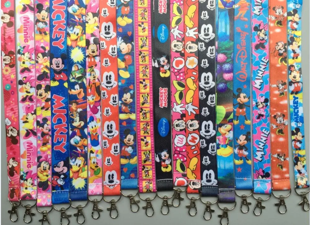 Фото Новинка 1 шт. Популярные разноцветные брелоки с Микки и Минни для ключей Значки
